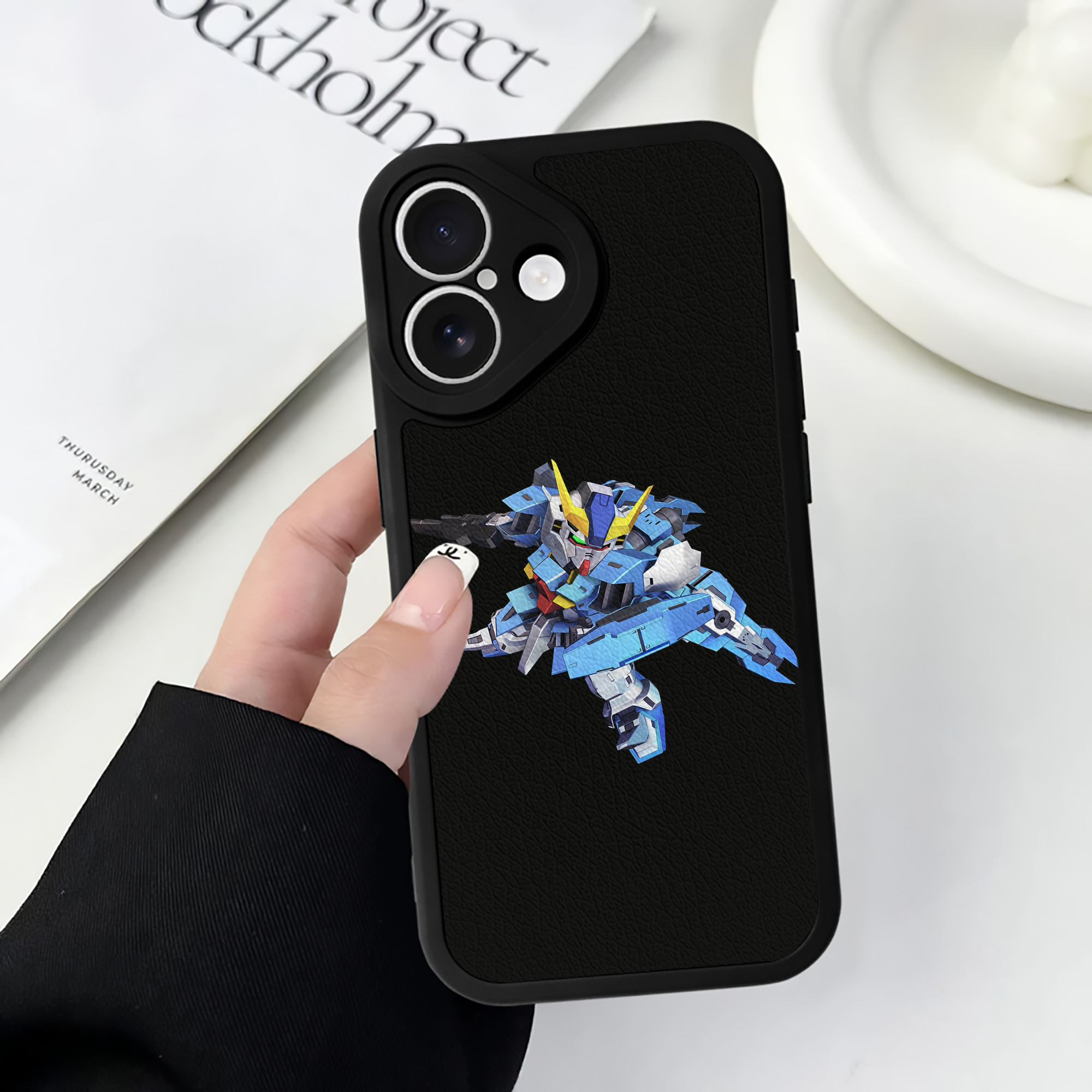 （画像用） 機動戦士ガンダム Mobile Suit Gundam 【iPhone 16シリーズ対応】シリコンスマホケース（レザー調） 材質：シリコン